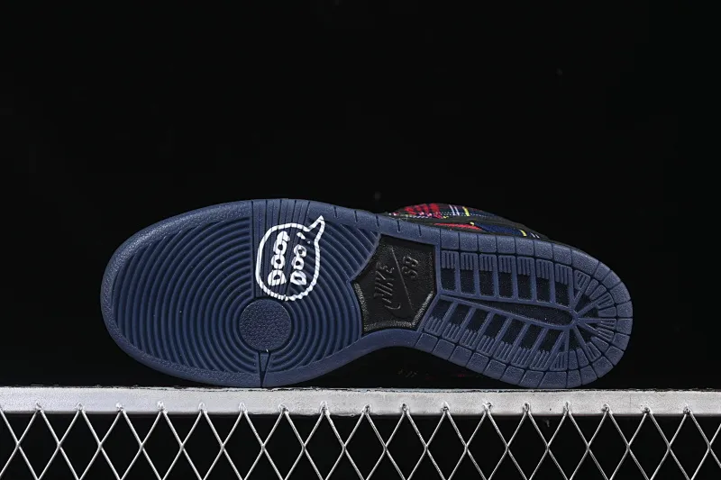 All categories Nk SB Dunk series Nk SB Dunk Low low-top sneakers Nike SB Dunk Low "Nardwuar" joint model Scottish plaid low-top casual skateboard shoes II1493-600